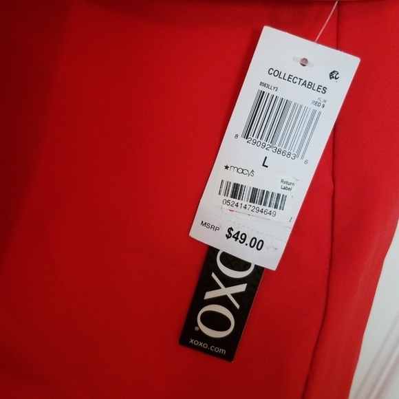 Red shorts - Picture 2 of 2